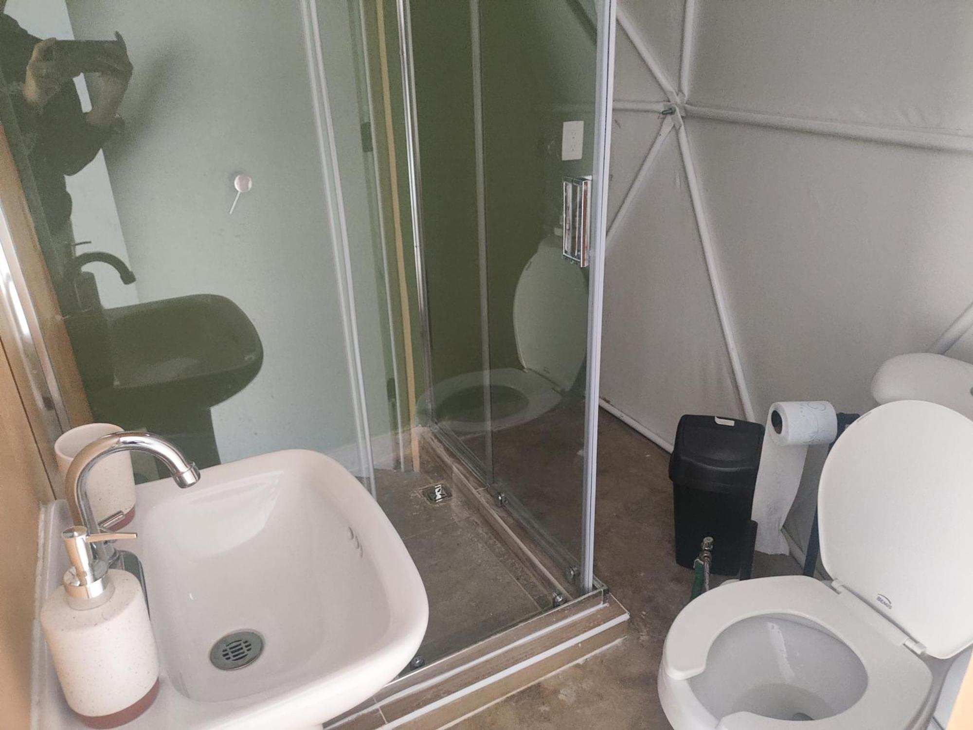 Glamping Domo Geodesico Moderna
