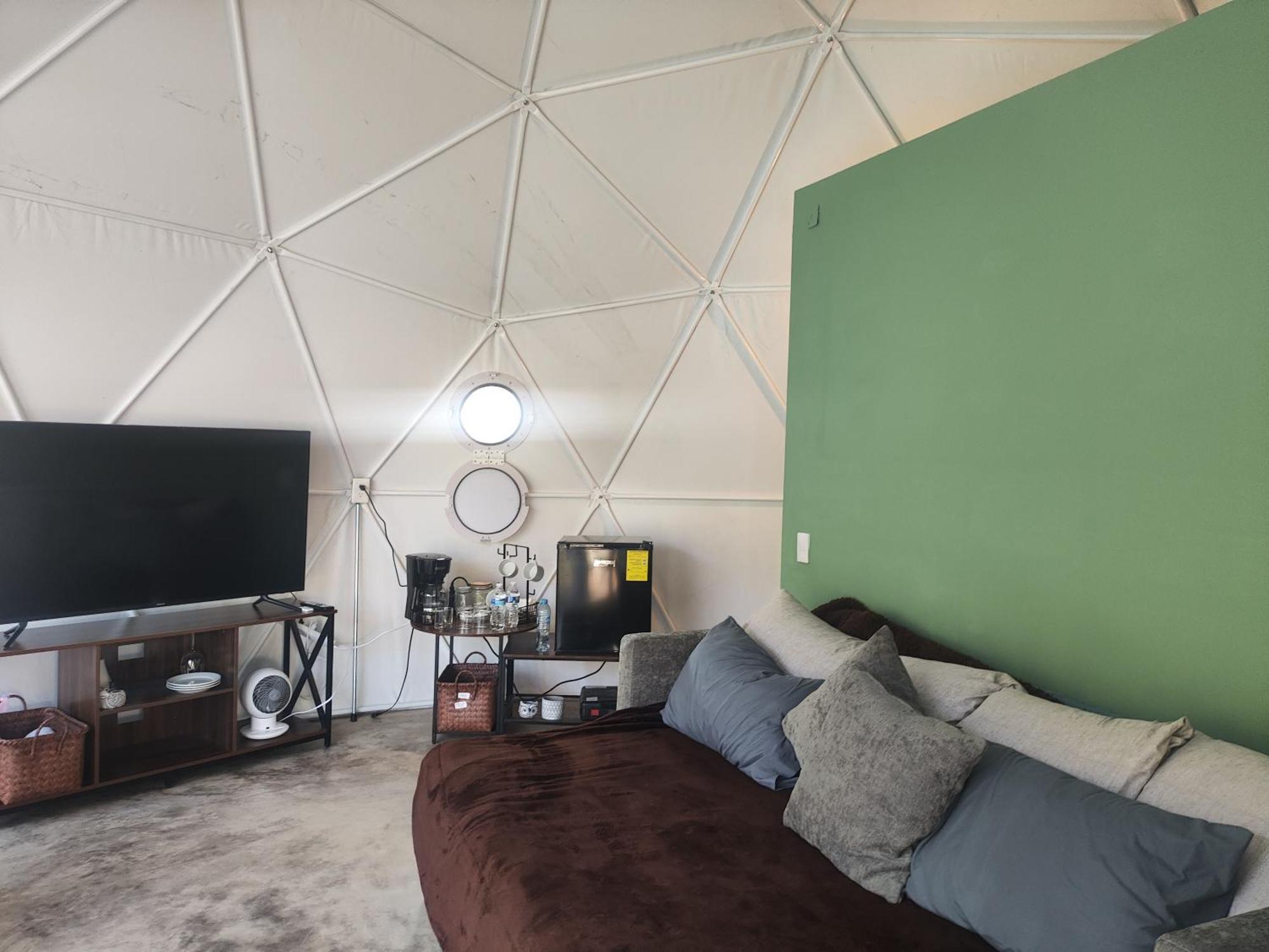 Glamping Domo Geodesico Moderna